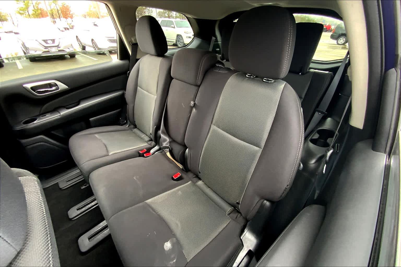 Used 2020 Nissan Pathfinder SV FWD image 18
