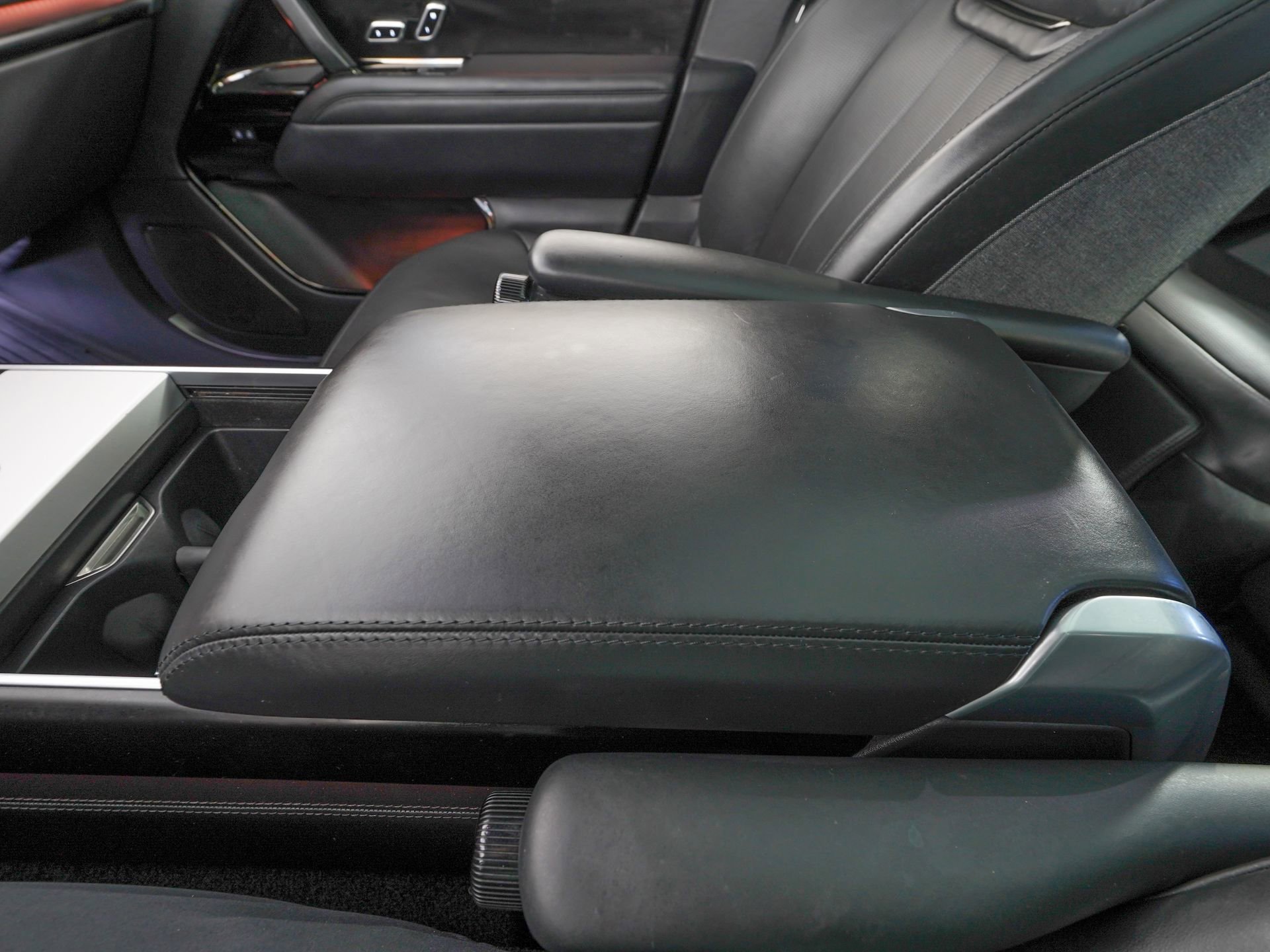 Used 2024 Land Rover Range Rover SV image 27