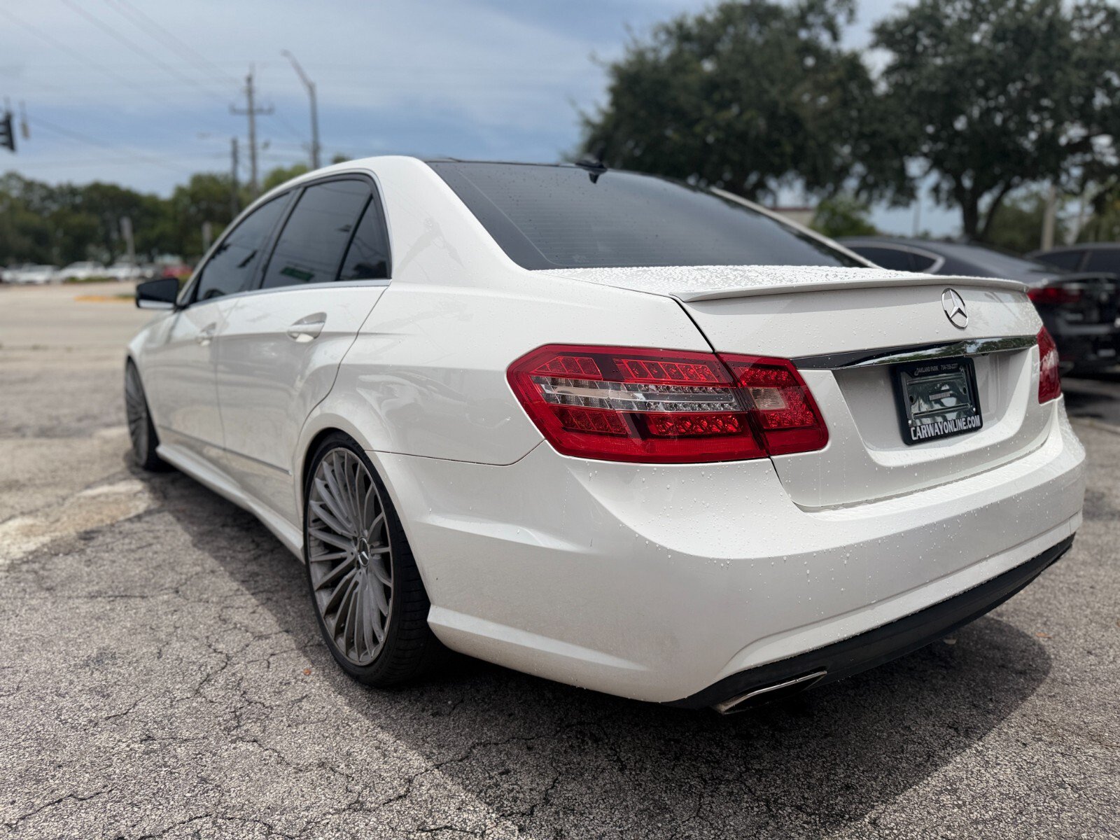 Used 2013 Mercedes-Benz E 350 4MATIC Sedan image 3