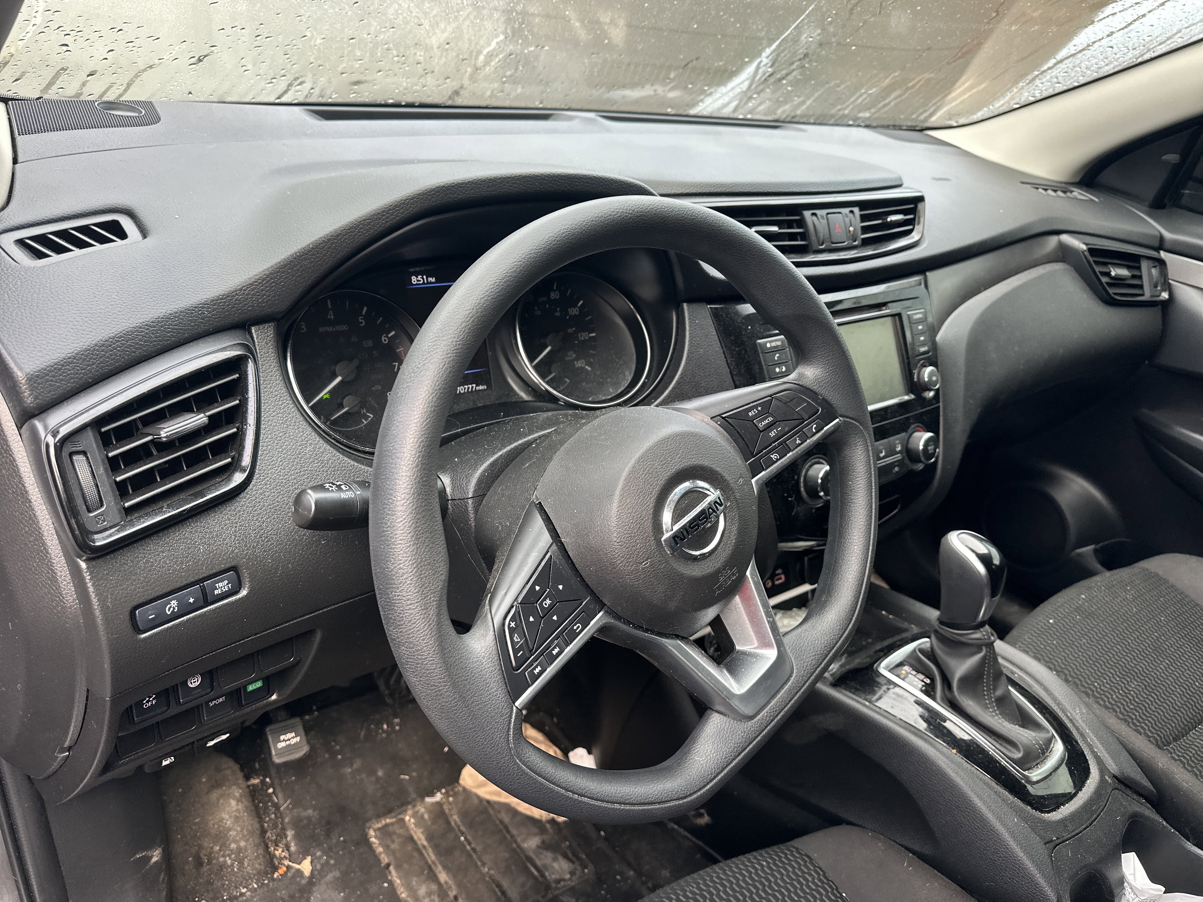 Used 2020 Nissan Rogue Sport S image 9