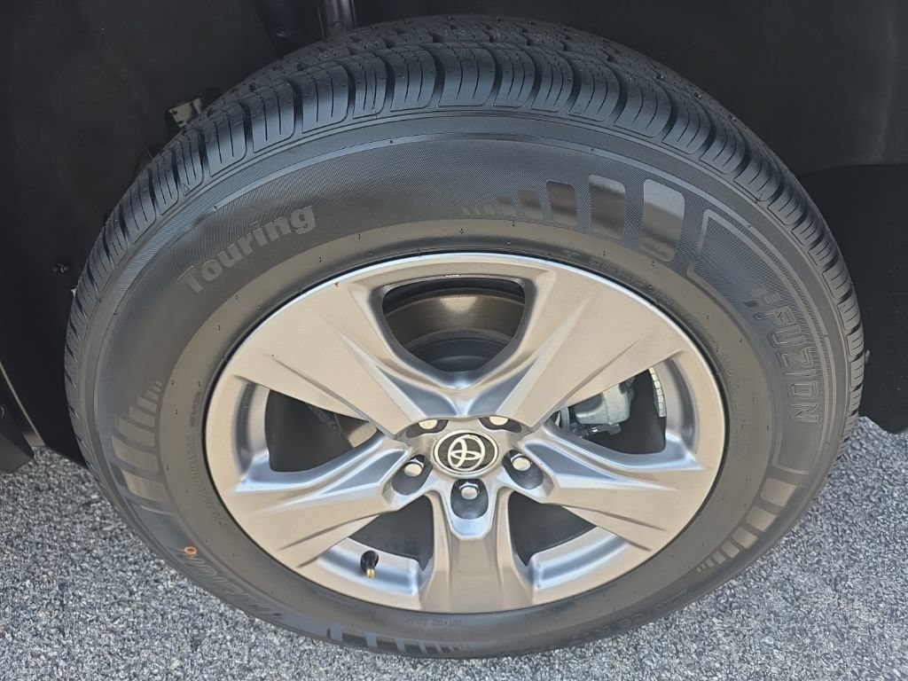 Certified 2025 Toyota RAV4 XLE w/ Convenience Package AWD/4WD image 8