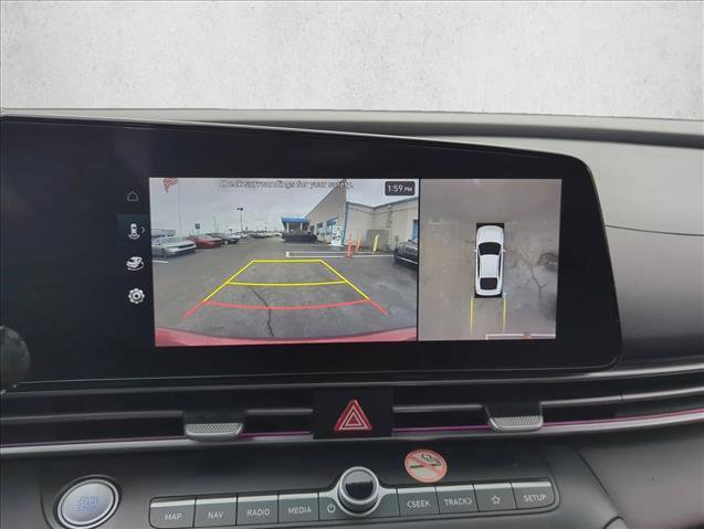 Used 2024 Hyundai Elantra Limited image 16