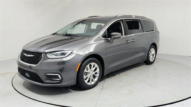 Used 2021 Chrysler Pacifica Touring-L w/ Uconnect Theater Family Group image 1