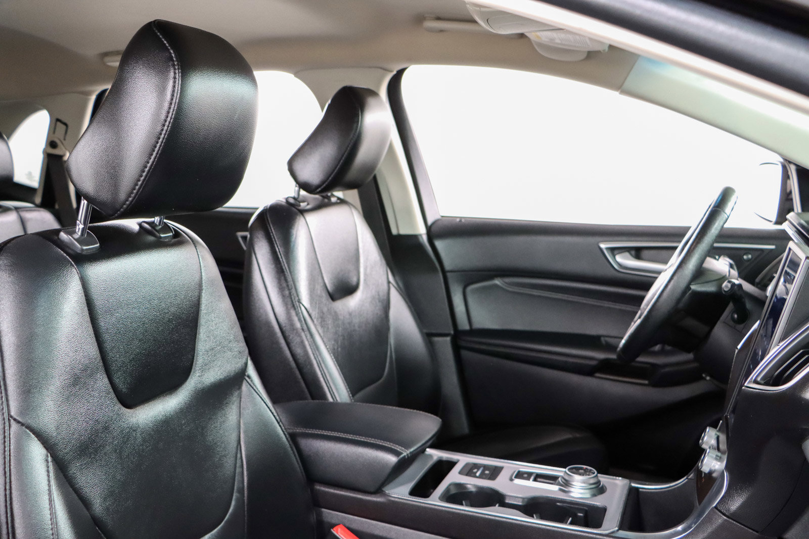 Used 2021 Ford Edge Titanium image 26