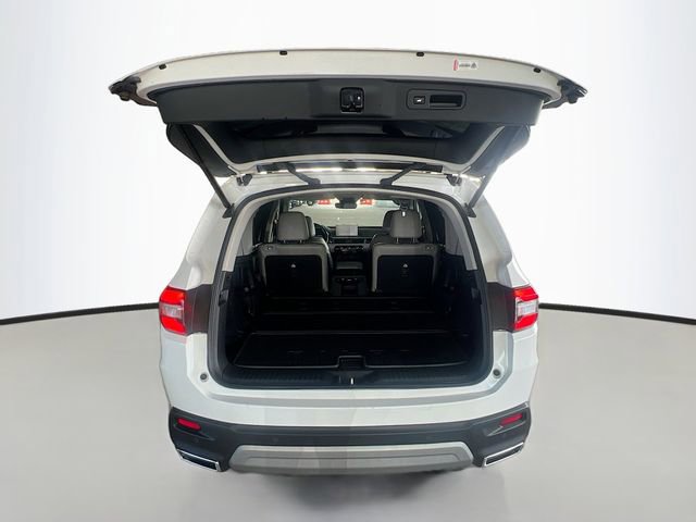 Used 2025 Honda Pilot Touring image 29