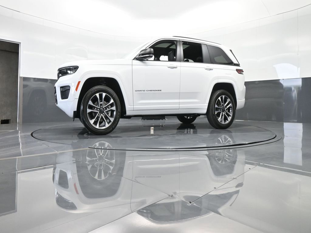 Used 2024 Jeep Grand Cherokee Overland w/ Luxury Tech Group IV image 51