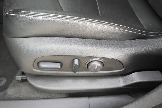 Used 2023 GMC Terrain SLT image 10