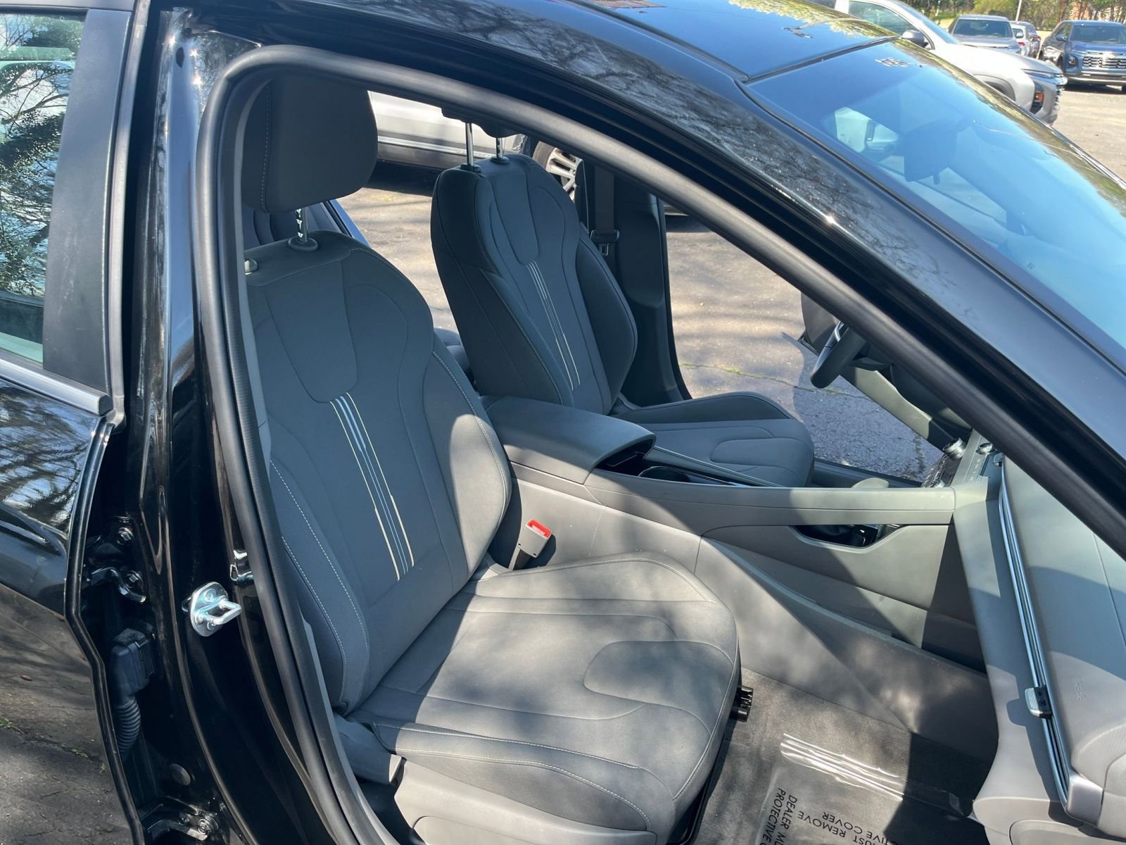 Used 2025 Hyundai Elantra SEL image 36