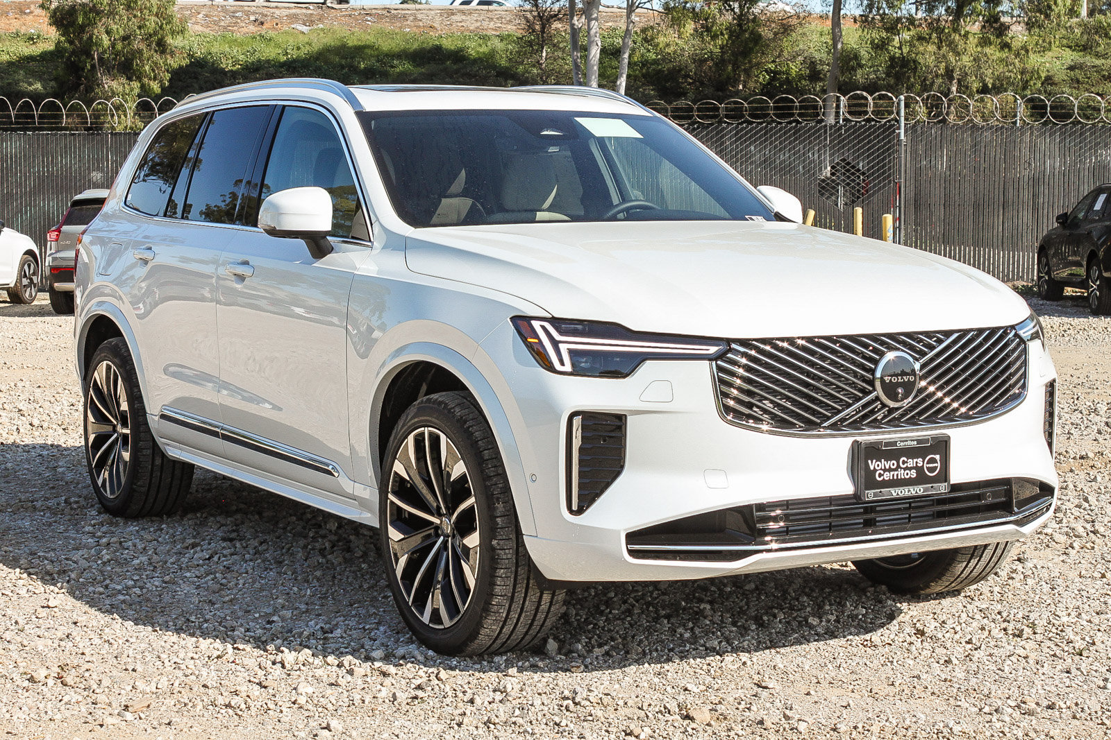 New 2026 Volvo XC90 T8 Plus w/ Protection Package AWD/4WD image 3
