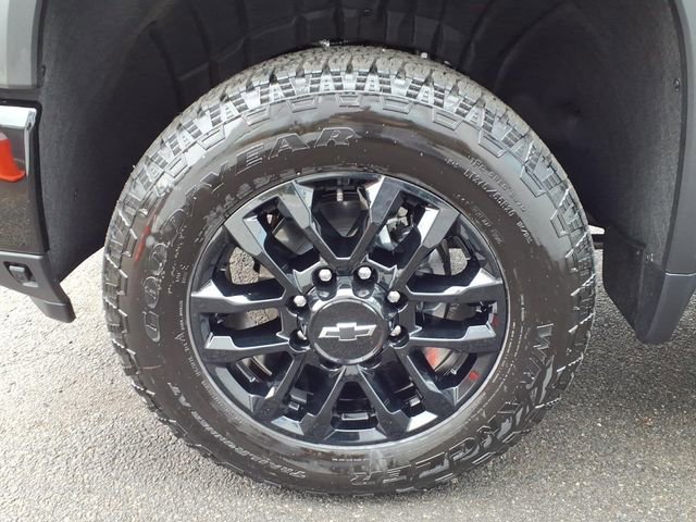 Used 2026 Chevrolet Silverado 2500 Custom w/ Custom Value Package image 8