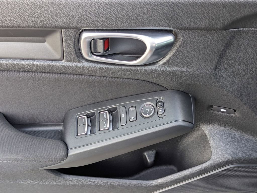 Certified 2025 Honda Civic Sport image 5