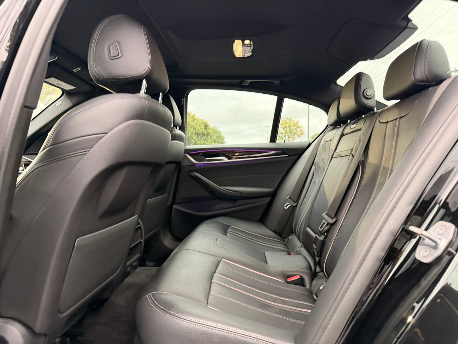 Used 2019 BMW 530i w/ Convenience Package RWD image 31