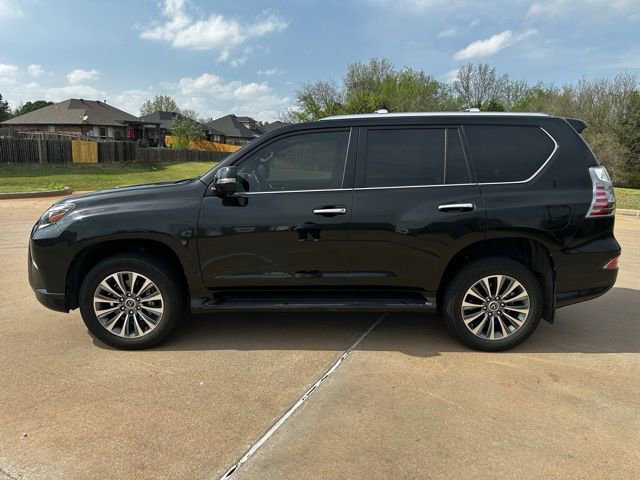 Used 2023 Lexus GX 460 Luxury w/ Accessory Package AWD/4WD image 2