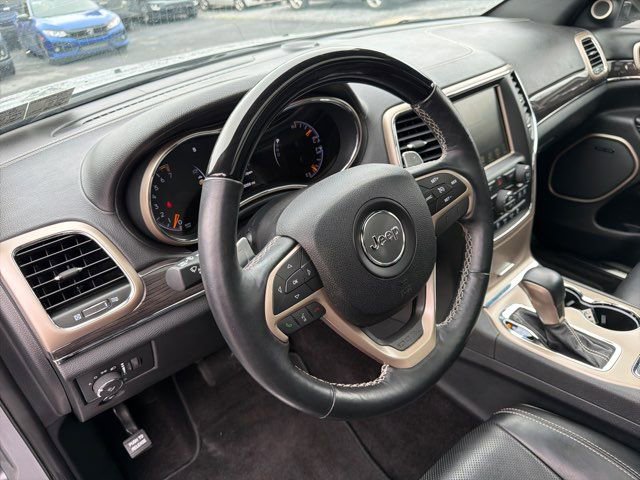 Used 2017 Jeep Grand Cherokee Overland image 15