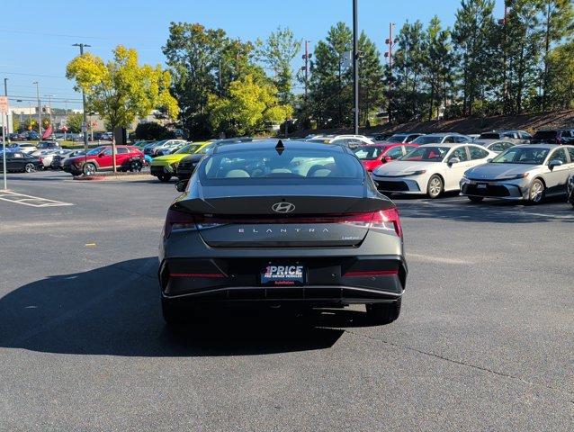 Used 2024 Hyundai Elantra Limited FWD image 6