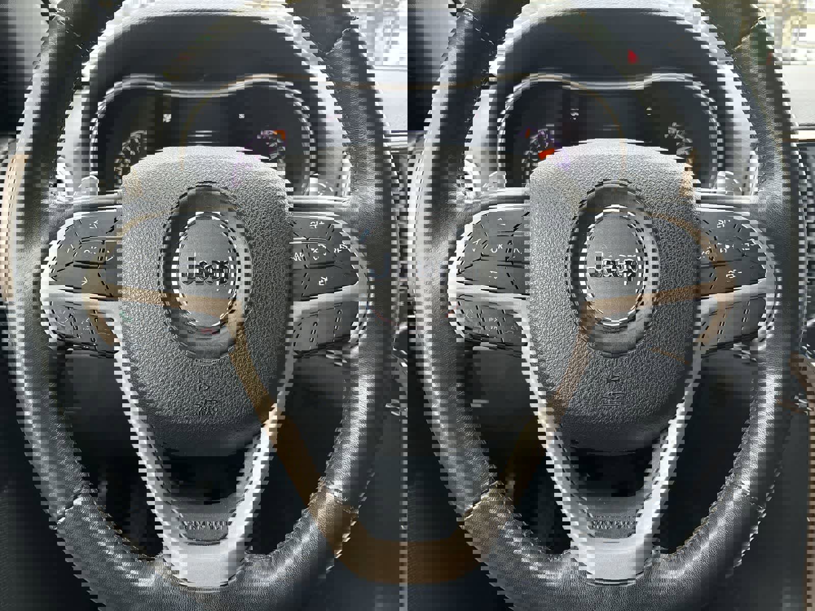 Used 2015 Jeep Grand Cherokee Limited w/ Trailer Tow Group IV image 7