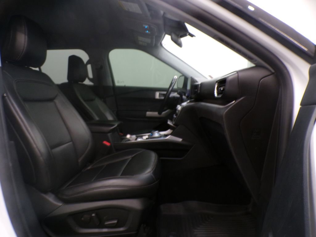 Used 2020 Ford Explorer XLT w/ Equipment Group 202A image 18