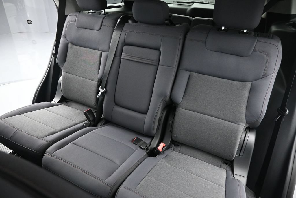 New 2026 Ford Explorer Active RWD image 19