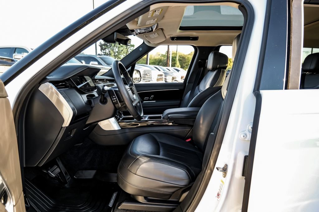 Used 2022 Land Rover Range Rover SE image 28