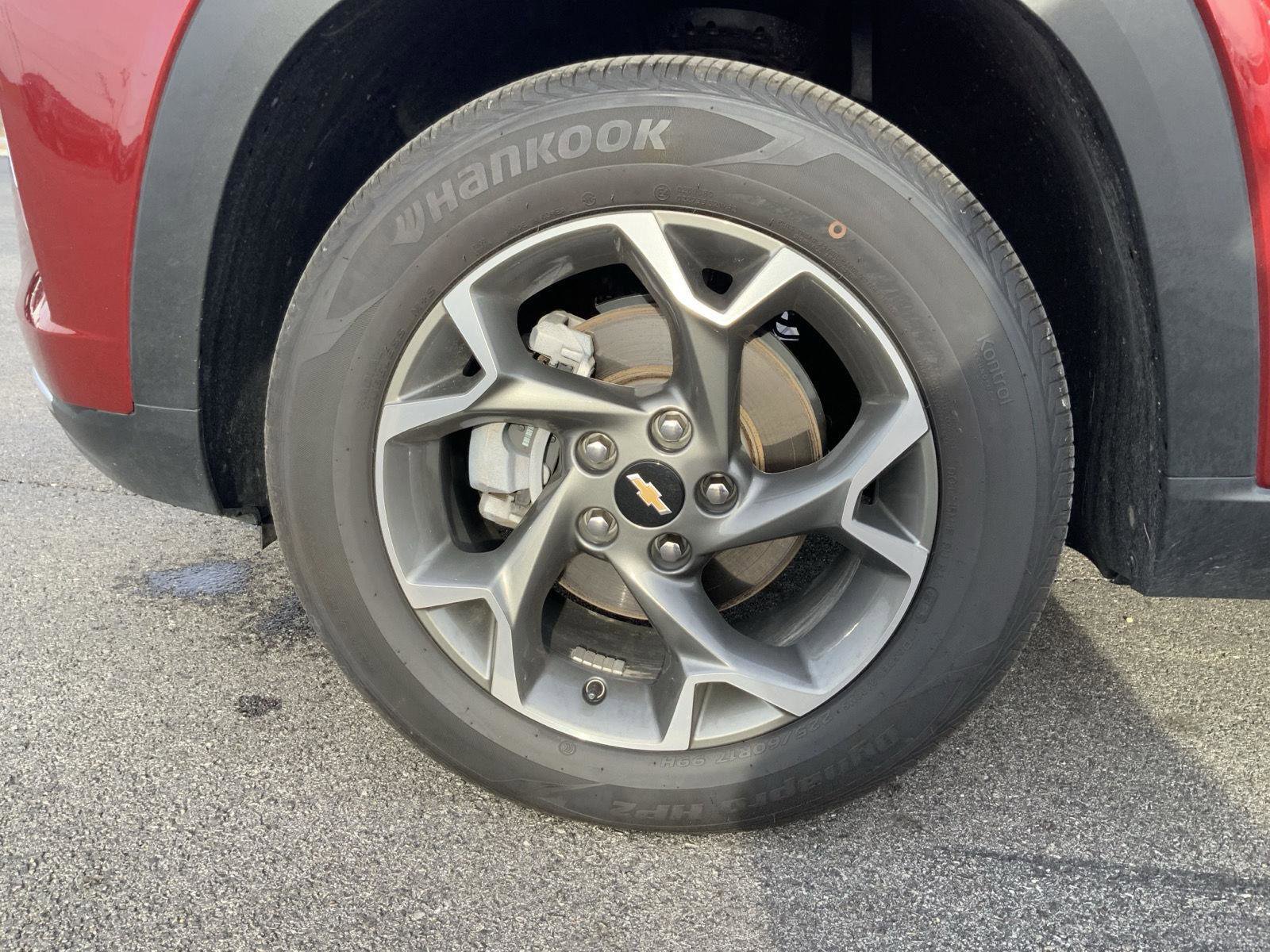 Used 2025 Chevrolet Trax LT w/ LT Convenience Package image 16