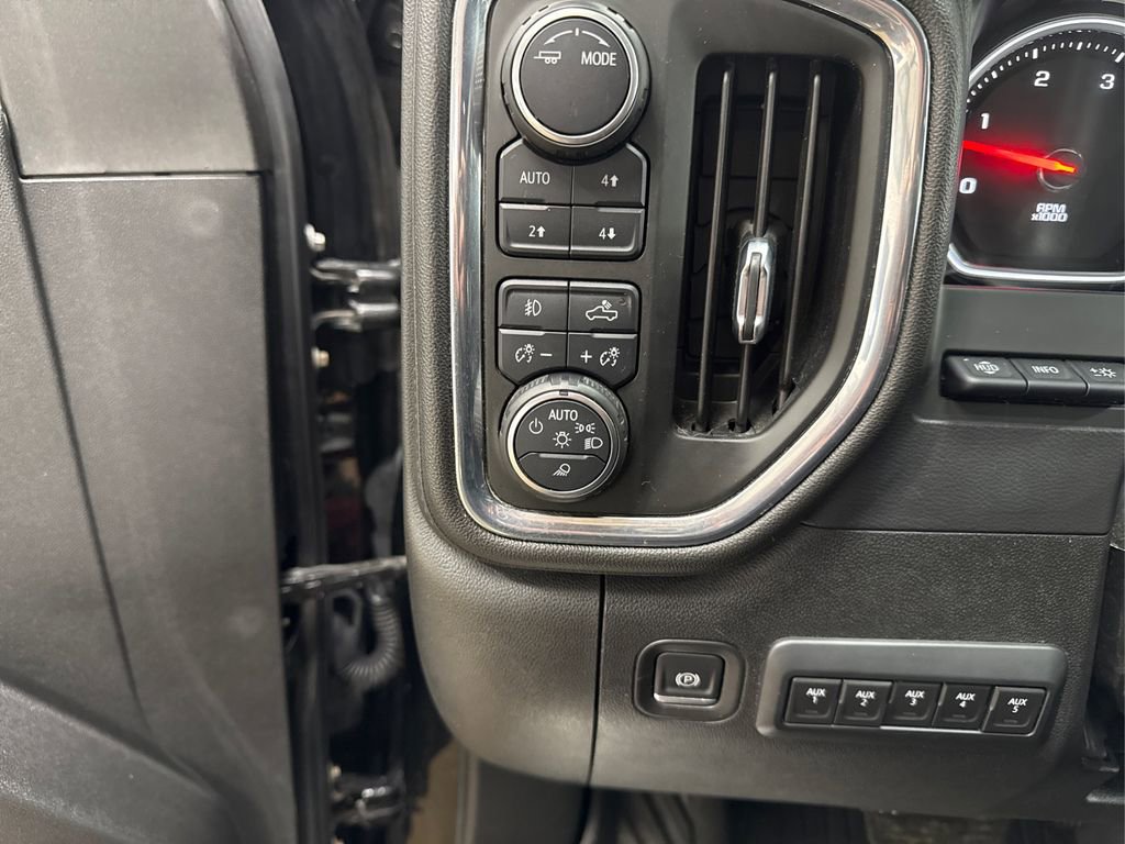 Used 2020 Chevrolet Silverado 2500 LTZ w/ LTZ Plus Package image 27