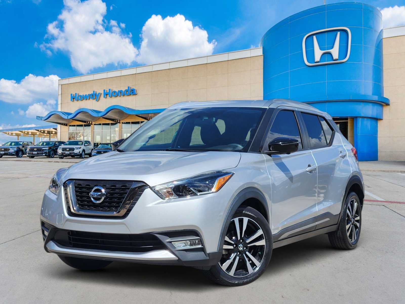 Used 2019 Nissan Kicks SR