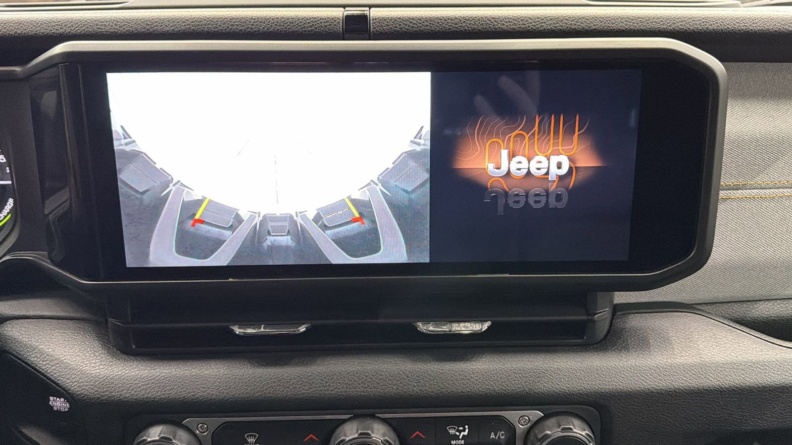 Used 2024 Jeep Wrangler Unlimited image 21