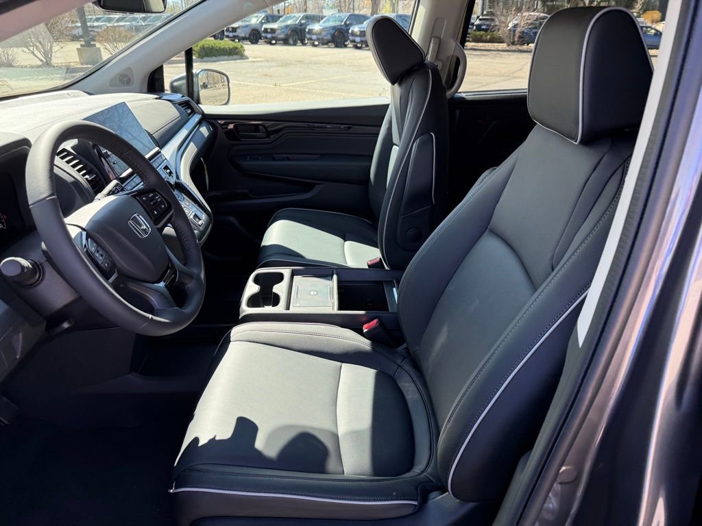 New 2026 Honda Odyssey Touring image 13