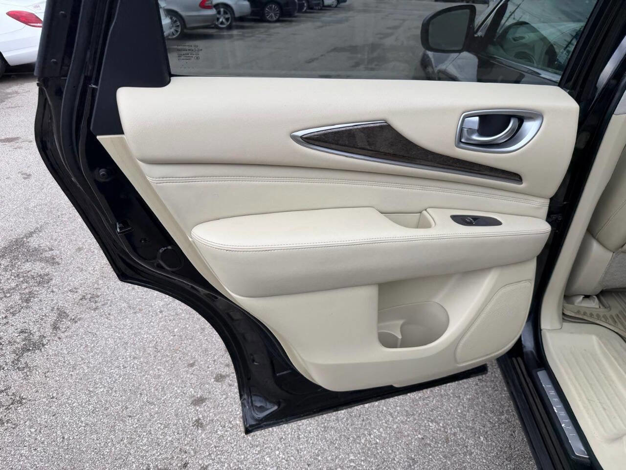 Used 2013 INFINITI JX35 AWD w/ Premium Pkg image 21