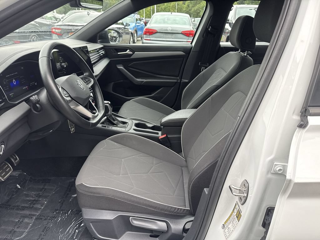 Used 2025 Volkswagen Jetta Sport FWD image 13
