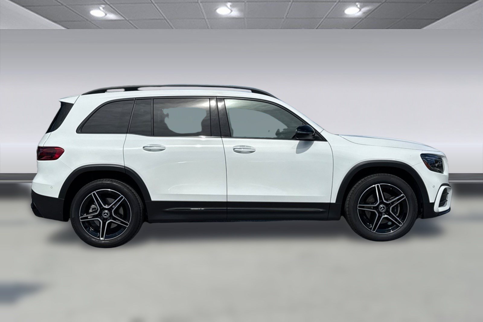 Used 2024 Mercedes-Benz GLB 250 image 8