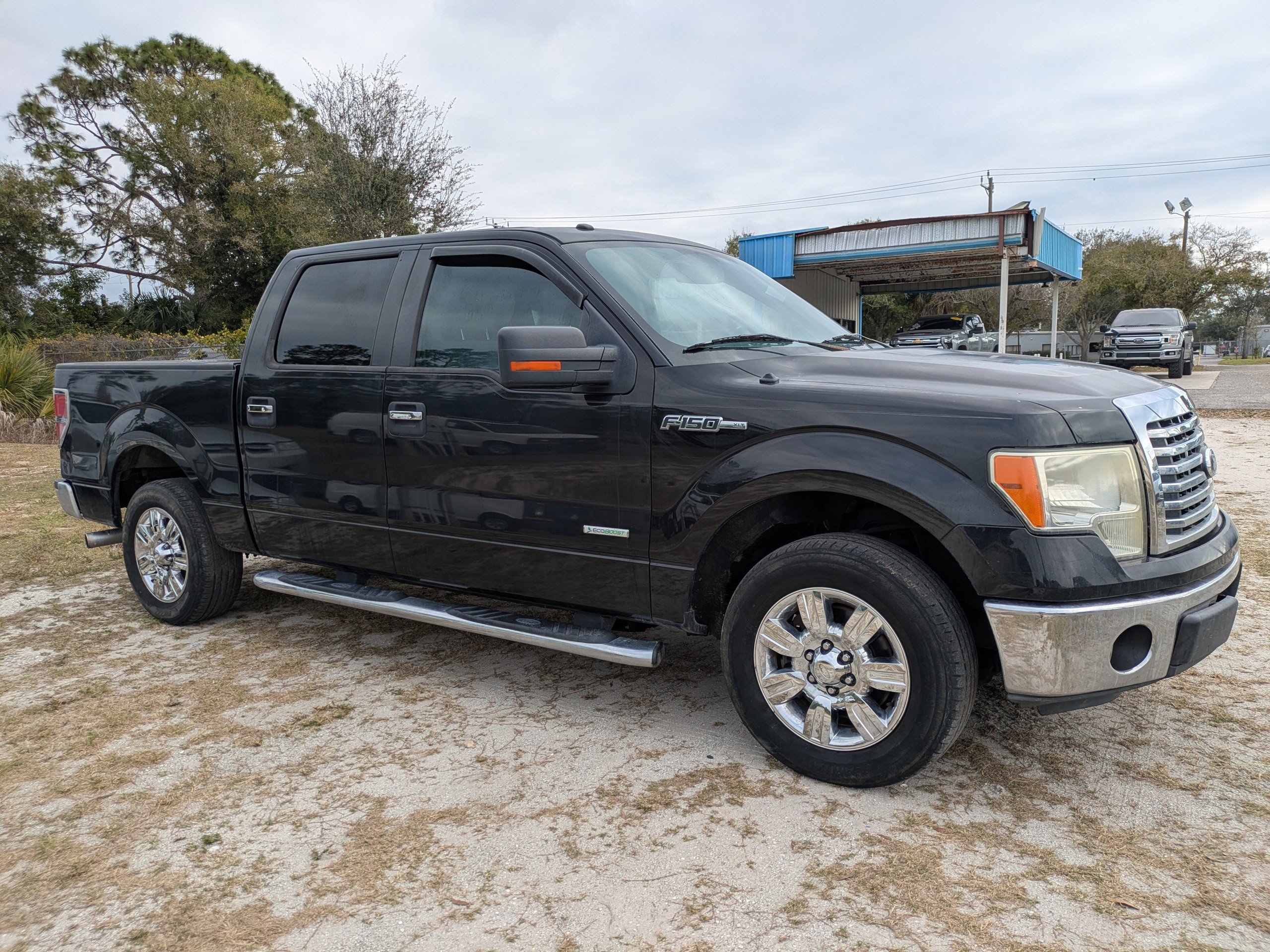 Used 2011 Ford F150 XLT w/ XLT Chrome Pkg image 2