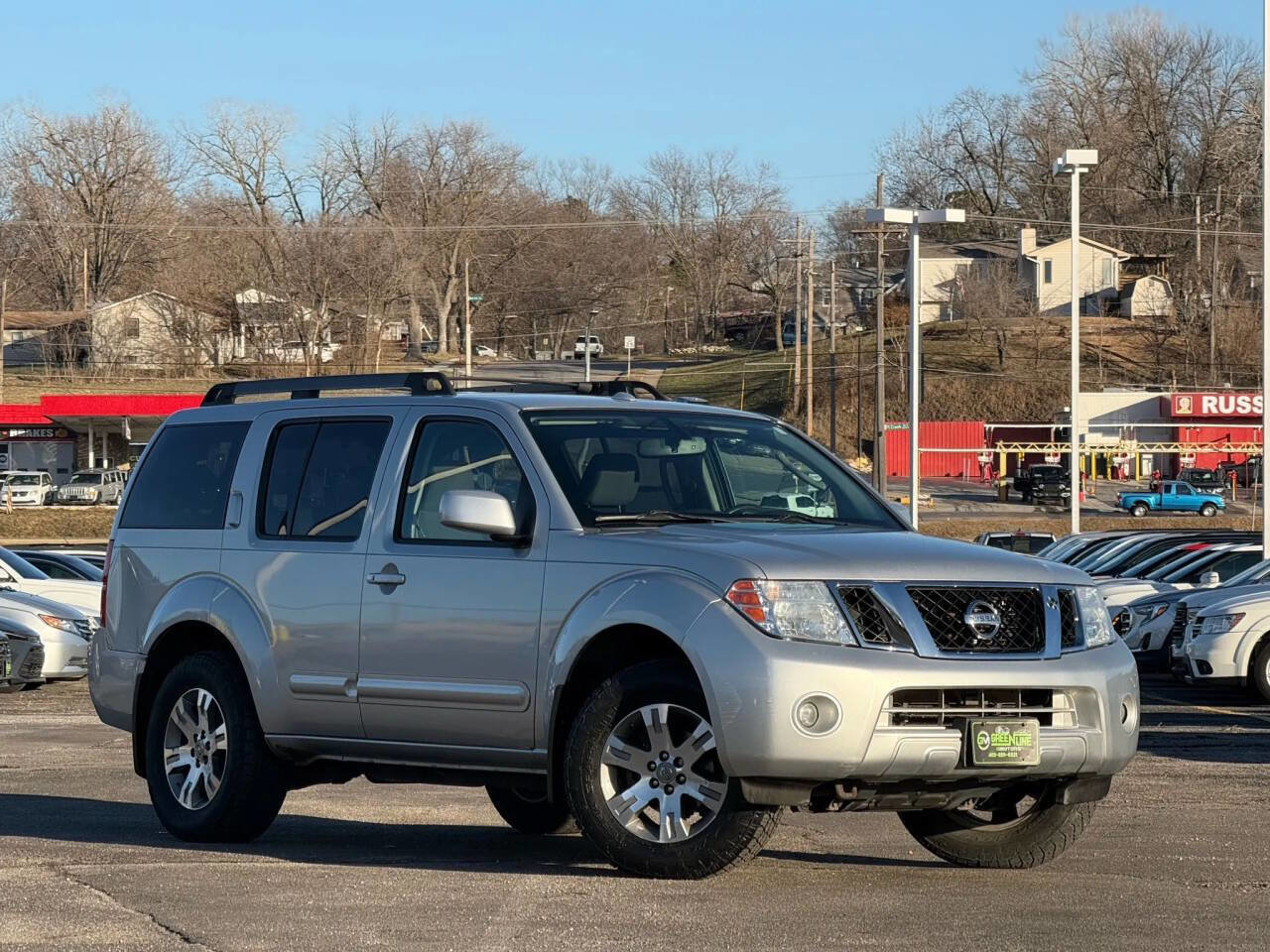 Used 2010 Nissan Pathfinder SE w/ SE Premium Journey Pkg image 1