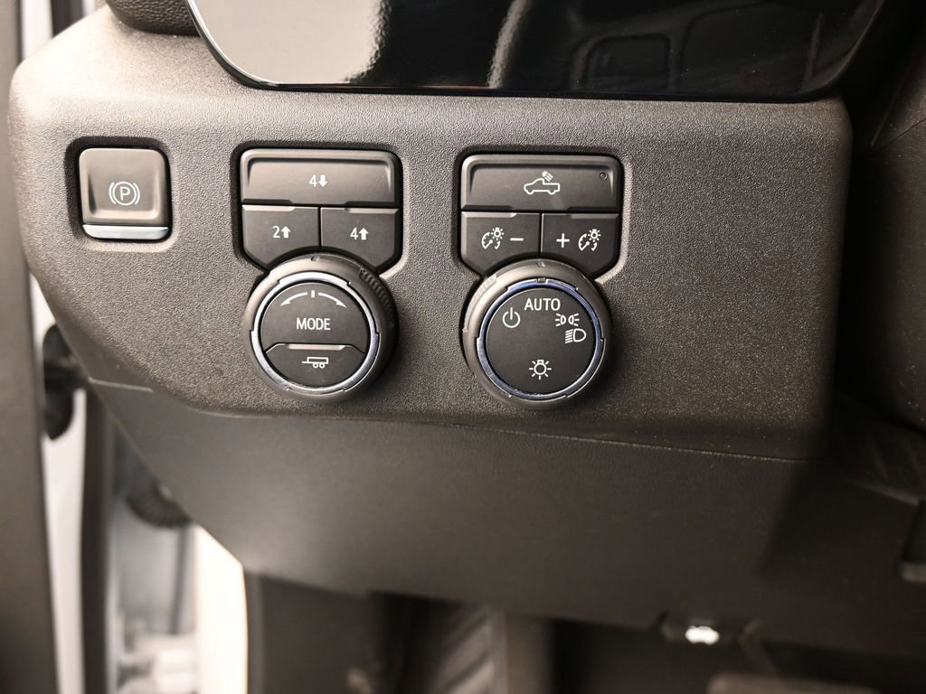 Used 2024 Chevrolet Silverado 2500 LT image 32