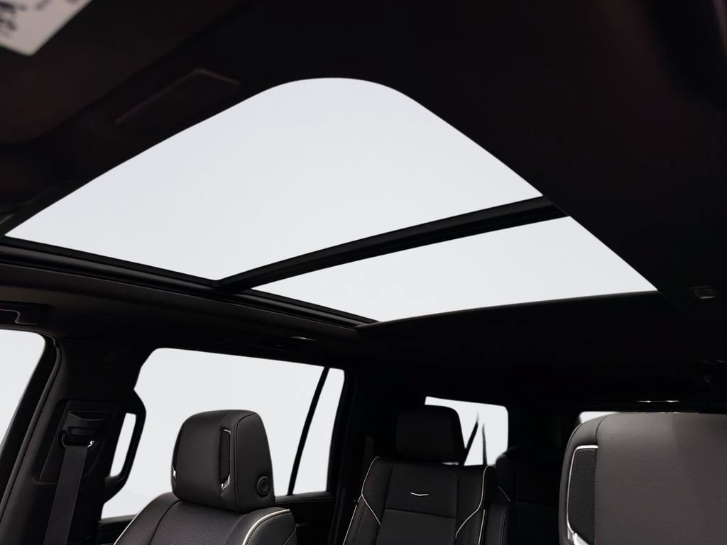 Certified 2026 Cadillac Escalade ESV Luxury AWD/4WD image 6