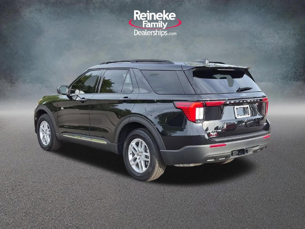 Used 2025 Ford Explorer Active AWD/4WD image 9
