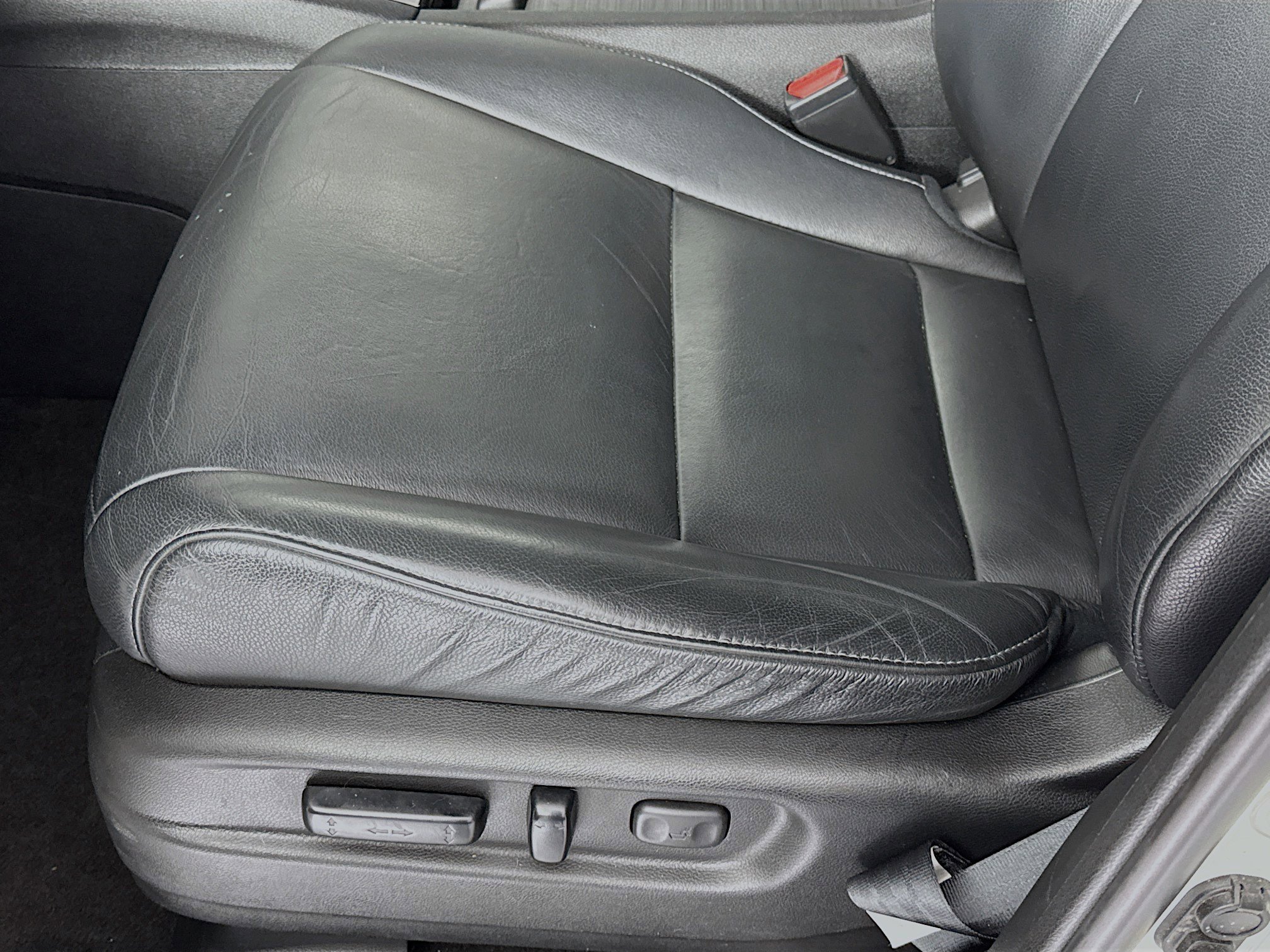 Certified 2018 Honda Pilot Touring image 19