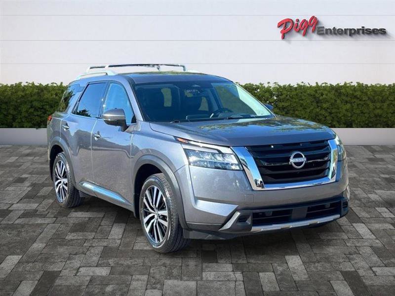Used 2024 Nissan Pathfinder Platinum w/ Cargo Package AWD/4WD image 6