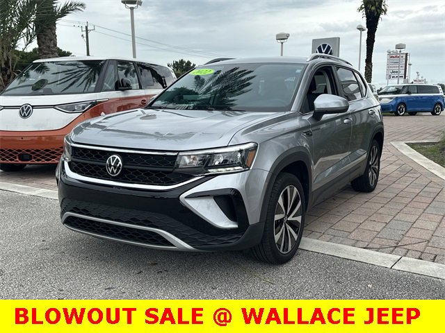 Used 2022 Volkswagen Tiguan SE image 1