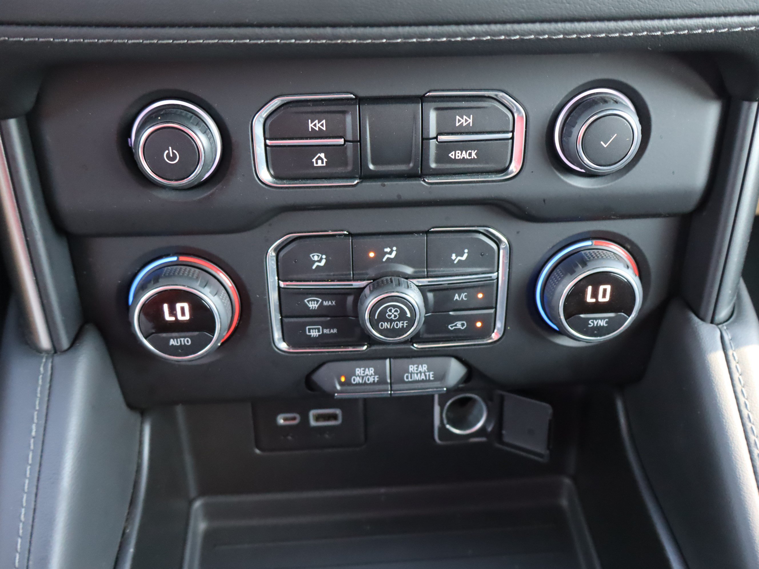Used 2022 Chevrolet Tahoe LS RWD image 28