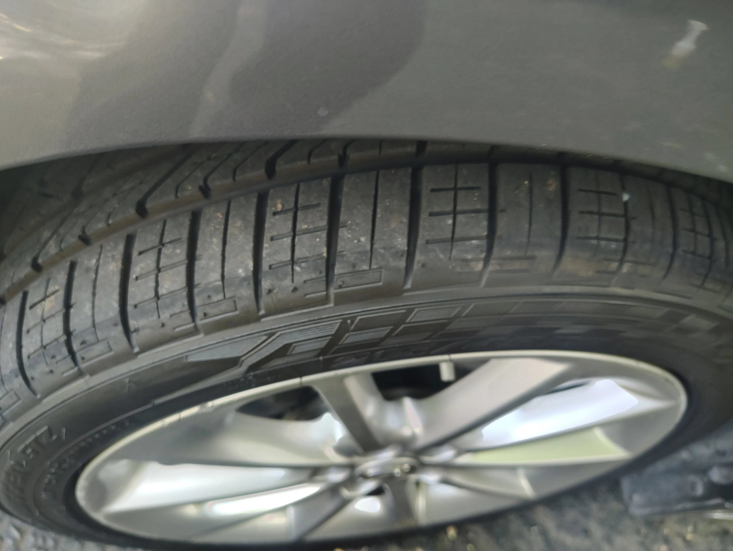 Used 2012 Lexus CT 200h Premium w/ Leather Pkg FWD image 4