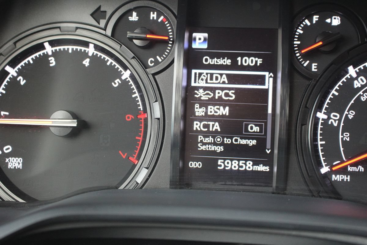 Used 2022 Toyota 4Runner SR5 Premium w/ Moonroof Package AWD/4WD image 25