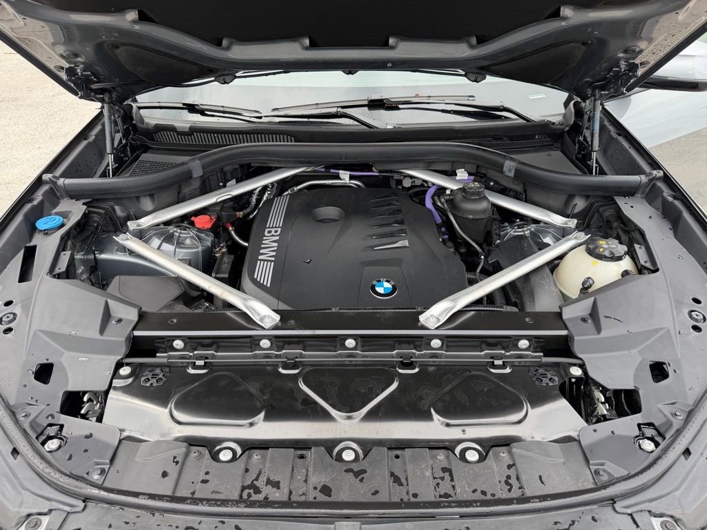 Used 2024 BMW X5 sDrive40i w/ M Sport Package image 12