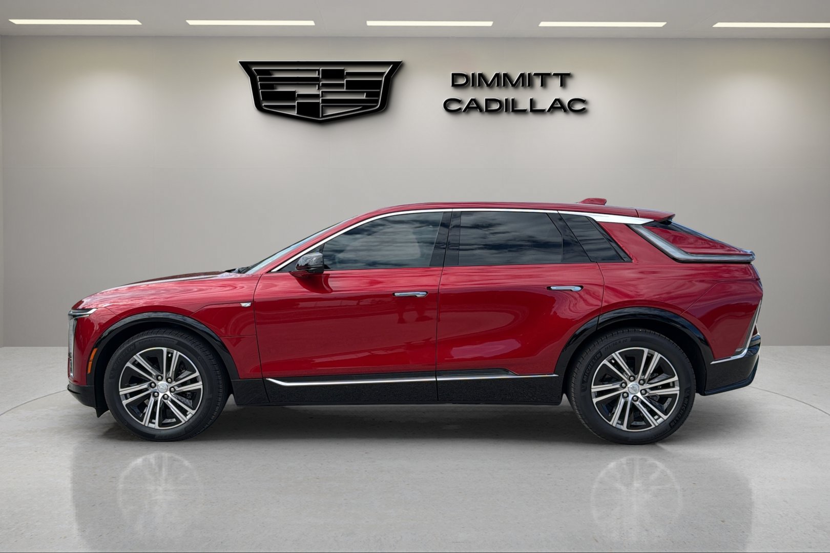 Certified 2025 Cadillac Lyriq Luxury RWD image 7