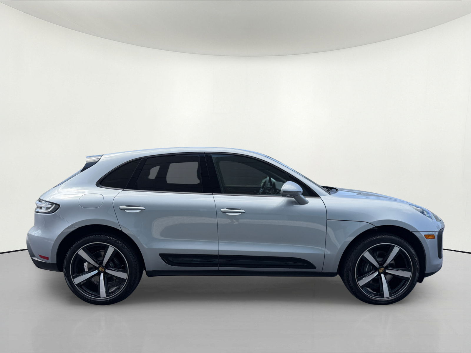 New 2026 Porsche Macan AWD/4WD image 7