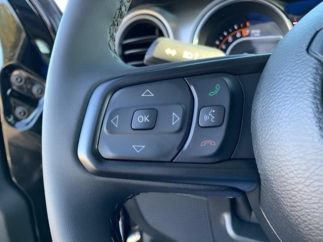 Used 2023 Jeep Gladiator Sport AWD/4WD image 42