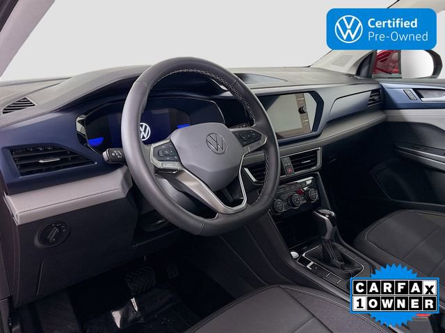 Certified 2024 Volkswagen Taos SE image 9