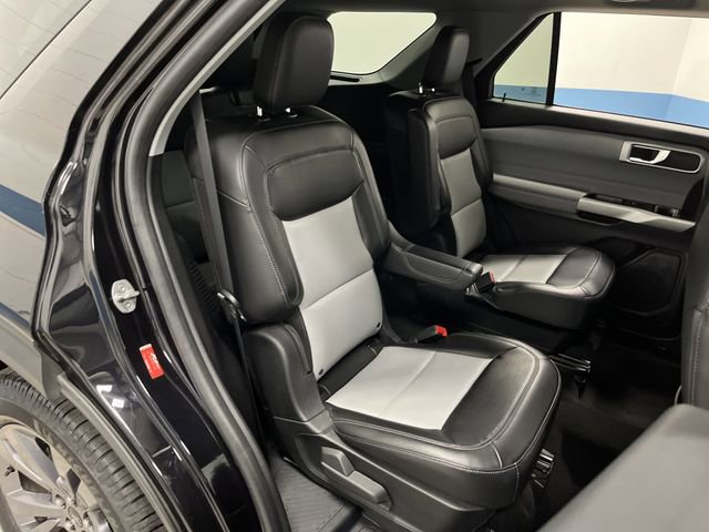Used 2022 Ford Explorer XLT w/ Equipment Group 202A image 32