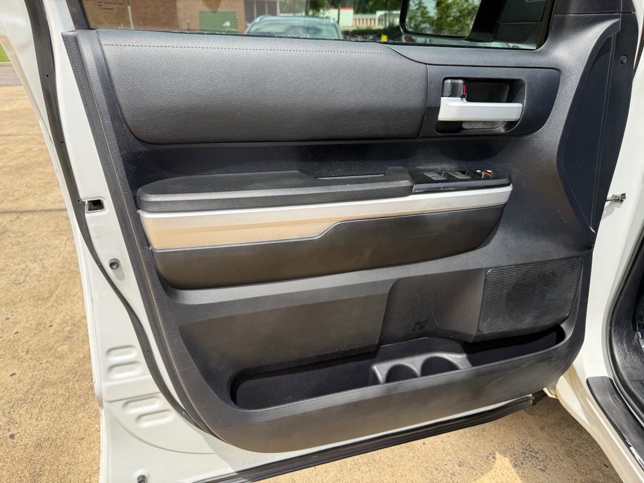 Used 2014 Toyota Tundra SR5 w/ SR5 Upgrade Package RWD image 6