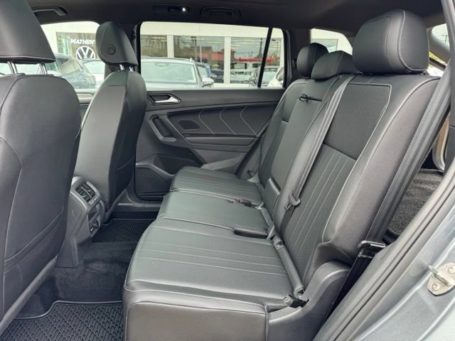 Certified 2024 Volkswagen Tiguan SE R-Line AWD/4WD image 11